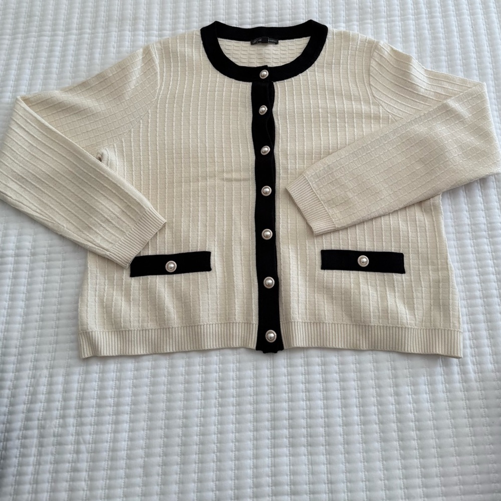 Adrianna Papell Cream and Black Cardigan